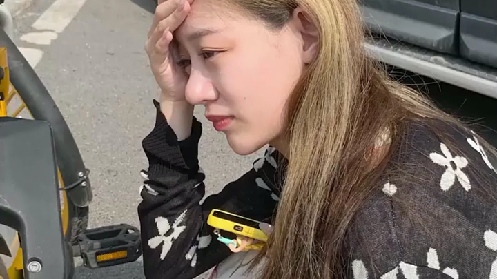 Selebgram cantik memerankan drama kehidupan yang penuh liku