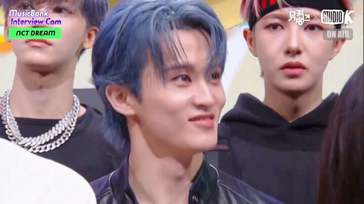 ปฏิกิริยาของ NCT DREAM ขณะชมเวทีโปรโมตเพลงของ WayV