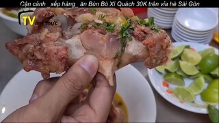 Cận cảnh _xếp hàng_ ăn Bún Bò Xí Quách 30K trên vỉa hè Sài Gòn p16