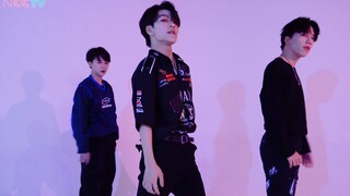 หนุ่ม ๆ Boy Story เต้นคัฟเวอร์เพลง Turn Back Time - WayV