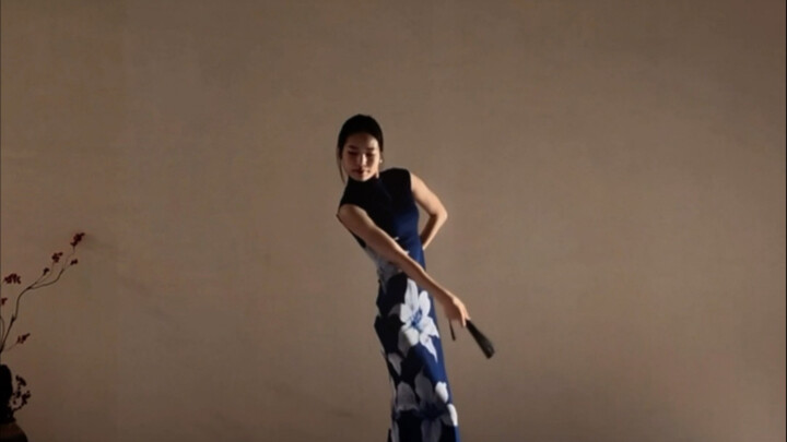 Ngga ada lelucon hari ini, ayo aku menari untuk kalian!