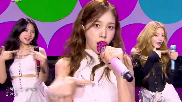 STAYC’s special stage cover of TWICE’s “CHEER UP” – high-definition performance