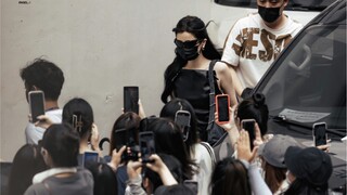 把横店上班走成自己的时装秀 她真的很会穿！！！