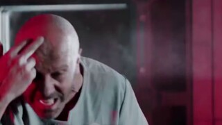 Jika Anda membuka "The Wandering Earth" dengan lagu pembuka kartun Jepang