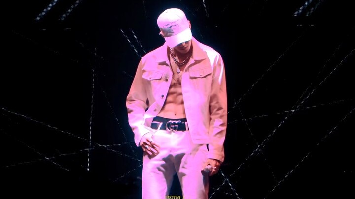 【คิมจองอึน】เพลงที่ไร้ประโยชน์ที่สุด ไม่มีใครเทียบได้ คลิปตัดต่อสดความคมชัดสูงจากคอนเสิร์ต Confession