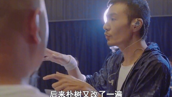 لمساعدة مساعده، أنفق كل مدخراته؛ زوجته اشترت سجائر وغابت ثلاثة أيام قبل أن تعود إلى المنزل دون أن تع