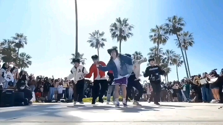 Blow-A Crew Dance: Watch It All at Once and Enjoy!