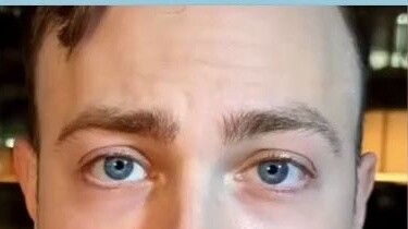 His hands really look like Doraemon’s hands!