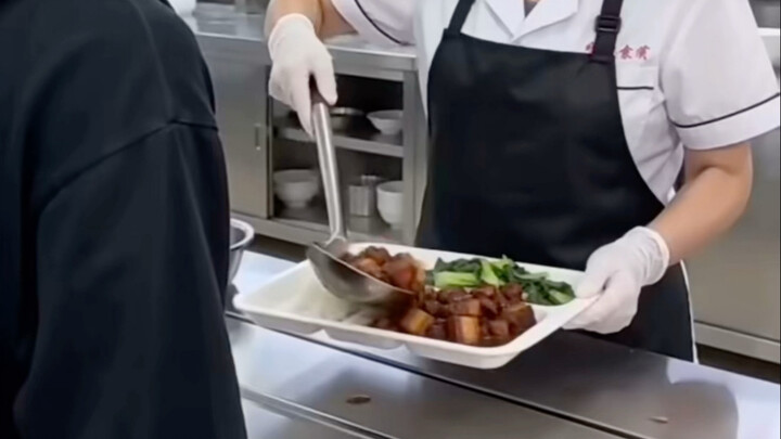 “How Dining Hall Service Varies for Different Genshin Impact Players”