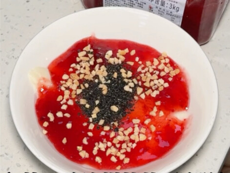 เต้าฮวยสตรอว์เบอร์รีสุดปังบนท้องถนนเมืองซางชิ่ง! งานนี้เดือดระห่ำในวงการเต้าฮวยจริงๆ!