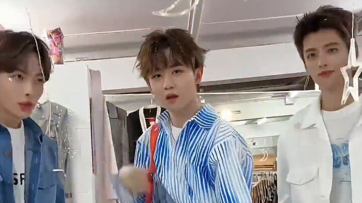 Boy group baru Lehua, BOYHOOD telah hadir di toko-toko pakaian, "Heart-beating Moonlight" begitu men