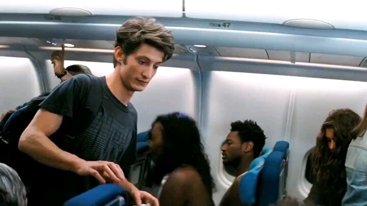 How much of a gap is there between you and the person you like? “High-scoring movie” romantic film “