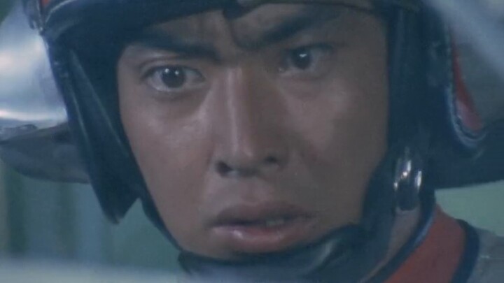 Ultraman Leo Episode 18 Summer Strangeness: Vampire, Batgirl