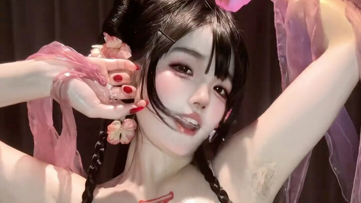 Armpit beauty—oily and utterly bizarre~