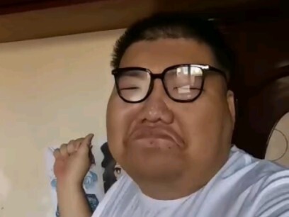 妈妈把我锁在家里不让我去漫展😫