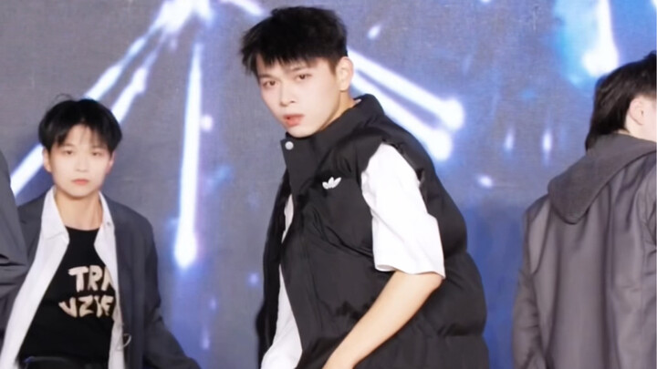 The perfect dance for energetic male college students has appeared! !