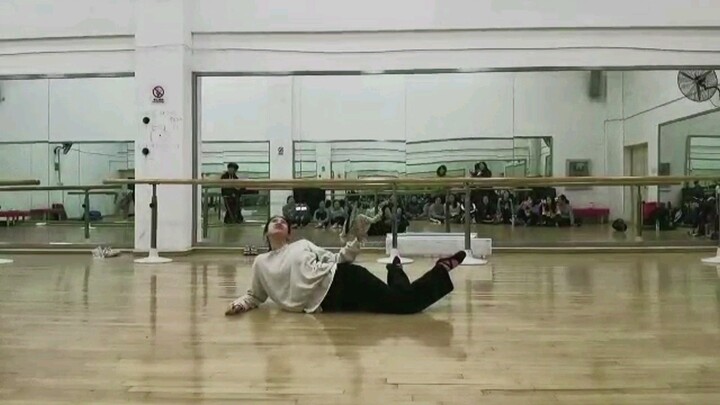 Zhu Jinhui's Dance Storm "Mei" cover dance --- an unprofessional self-taught cover dance by a synchr