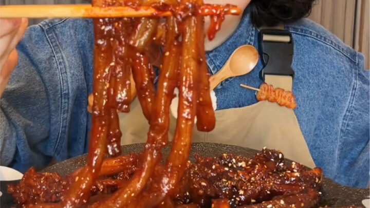 Meat Sandwich | Sweet and Sour Pork Ribs | Braised Rice Noodles with Sauce