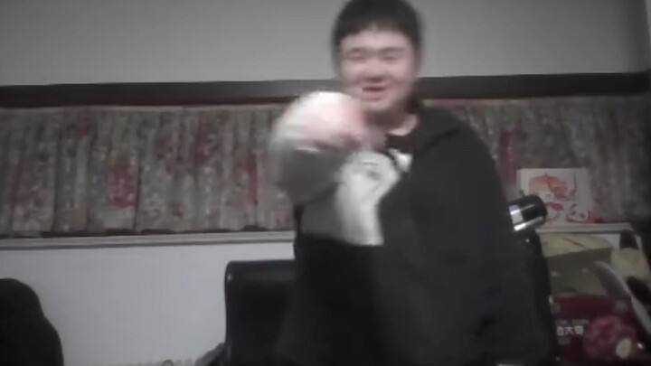 未央听弹幕话跳《全是爱》 聊到舞蹈老师以为未央和小宝是两个人（笑影成了无名C位）