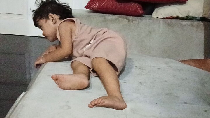 Time check 11pm, hyper pa.