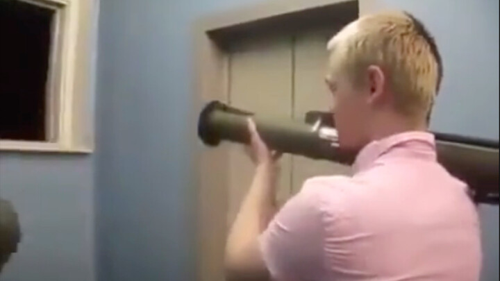 Untuk tetangga yang terlalu berisik, kita harus menyelesaikannya dengan cara damai.