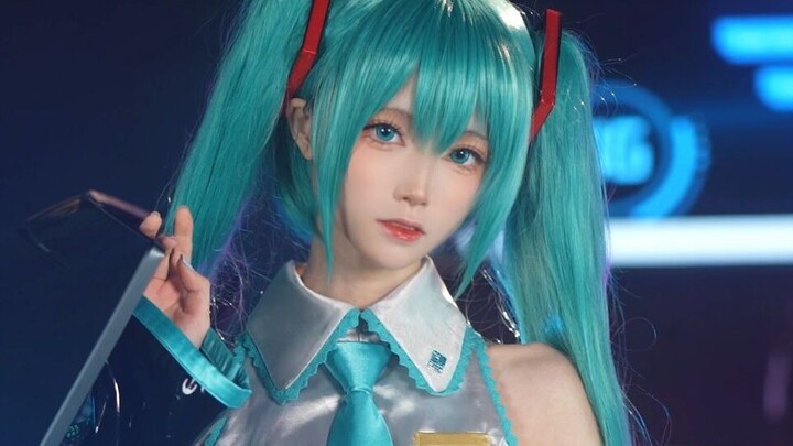 My name is Hatsune Miku, I am really 16 years old this year (*╹▽╹*)Y
