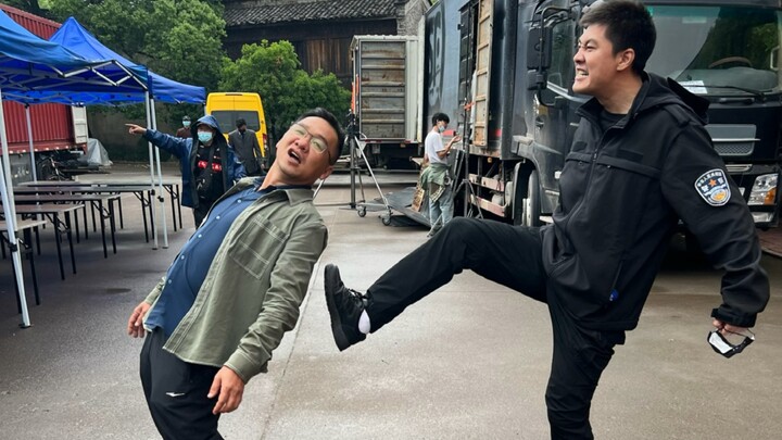 Police Affairs is 4! Nonstop gifts courtesy of Aunt Dong—stay tuned, everyone! More details on how t