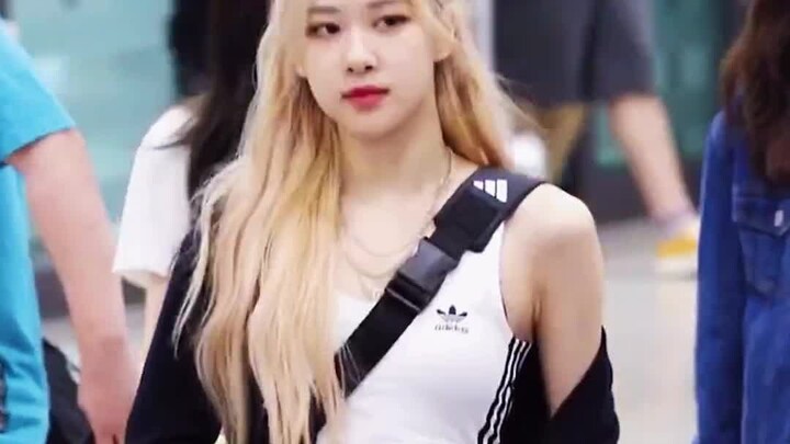 瘦归瘦，可老娘有肌肉！#rosé #朴彩英 #rose朴彩英