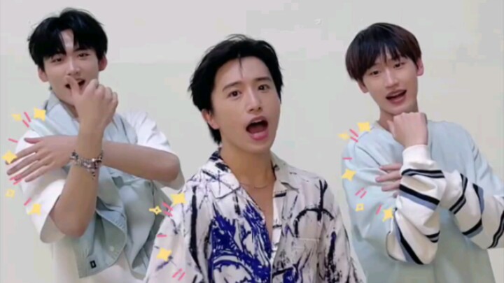 ต่อไปเชิญชมการเต้นประกอบท่าทางเพลง "เกิดมาเพื่อบิน" ที่นำแสดงโดยโจวเคออวี่ ป๋ออวิ่น และ AK หลิวจาง!