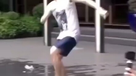 【SEVENTEEN】Người thứ hai bị cấm nghịch nước