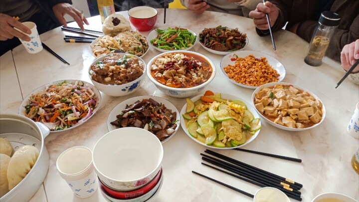 Kehidupan Sehari-hari Mahasiswa di Libur Musim Dingin yang Mengandalkan Memasak untuk Menjaga Ikatan