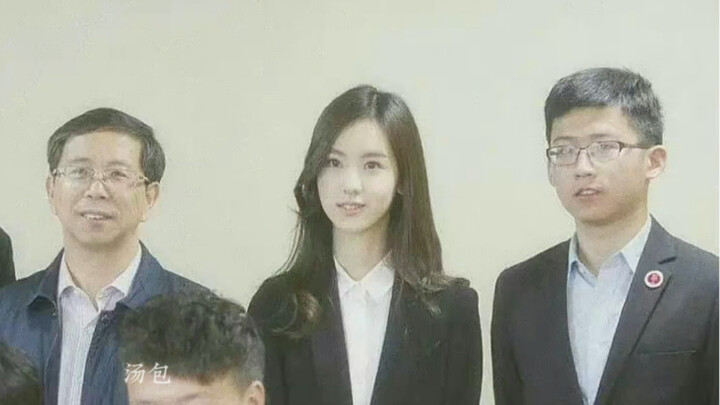 เธอเล่นเปียโนเก่งนะ แถมยังสอบเข้าคณะวิศวกรรมการบินของมหาวิทยาลัยการบินและอวกาศแห่งภาคใต้ด้วยคะแนนเต็