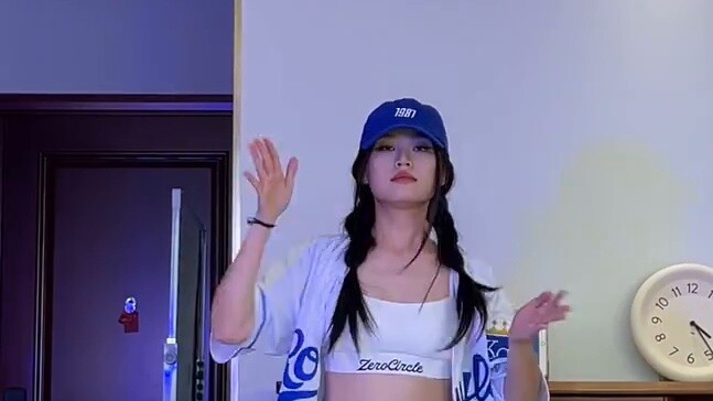 ITZY-None of My Business cover dance nửa bài 2 bộ trang phục