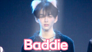 จางหยวนหยิง Baddie-ive ยิงนักศึกษาชายที่กำลังเต้นคัฟเวอร์บนเวที! แมวดำ เวอร์ชั่นแมว