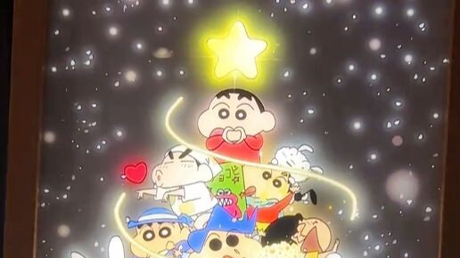 ตอนฉีกเปิดครั้งแรกนึกว่าเป็นการวาดเส้นธรรมดาๆ แต่ไม่คิดว่าหลังจากเปิดไฟแล้ว