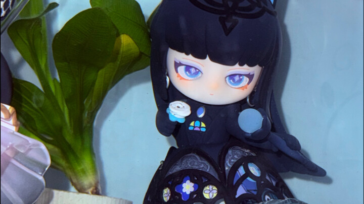 Zero cost! I learned an amazing technique for photographing babies! The fish tank is like a natural 