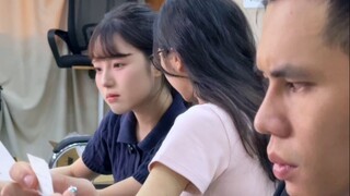 أنت تأتي عندما يُطلب منك ذلك. ليس لديك رأيٌ على الإطلاق.