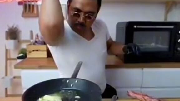 salt bae low budget 😂