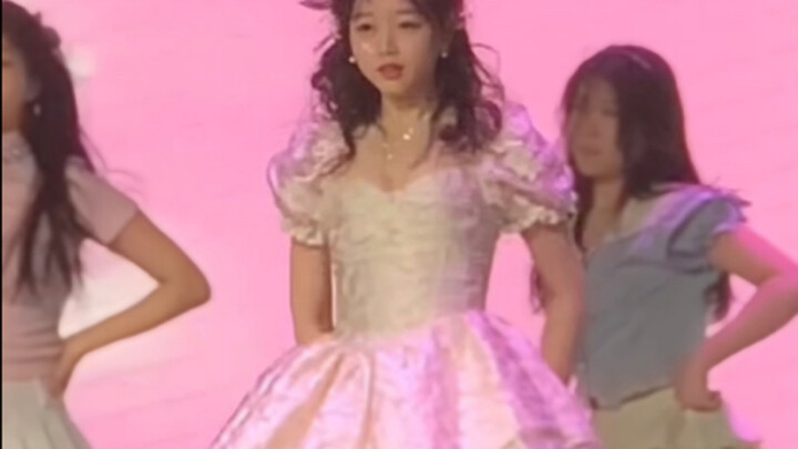 元旦晚会上跳了Twice的What is Love