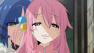 "After realizing that Pochi-chan has a huge amount of money, Xieliang decides to... squeeze Pochi"