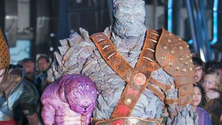 The Stone Man ใน Thor ปรากฎว่าเป็นคนที่ตลกที่สุด!