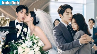 Dipaksa jadi pengantin pengganti orang kaya bodoh, ternyata dia pura-pura. Dimanjakan setelah pulang