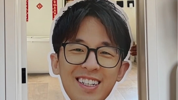 At the request of many netizens, this time I had my profile picture enlarged tenfold and printed out