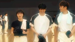 ฉากต่อสู้ที่เปลี่ยนรูปแบบสองฉากซึ่งดูแลโดยซากาโมโตะที่กระโจมอัศวิน (ลีวิส-จิฮู)