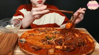 Sườn om siêu cay, bánh gạo, cơm nắm rong biển 7 #amthuc