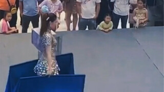 假如从背后看魔术，全都是破绽！