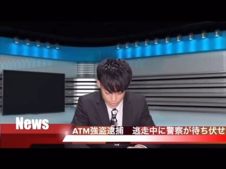 主持人已经很努力的崩住了