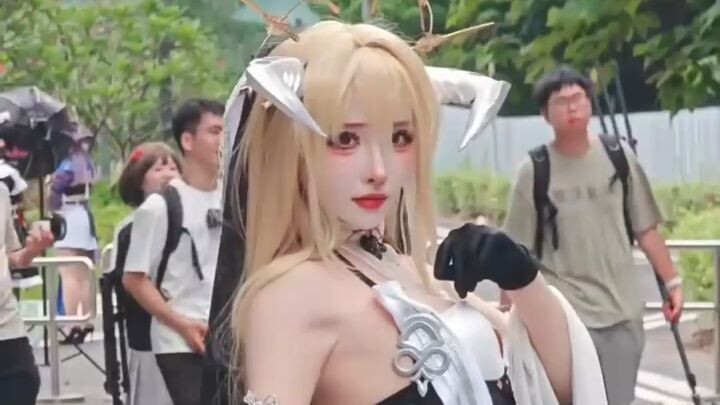 Implacable Azur Lane Cosplay Encok Ini, Ternyata Inilah Cosplayernya..