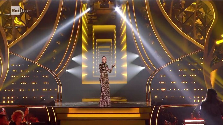 Sanremo 2024 prima serata Angelina Mango canta ＂La noia＂