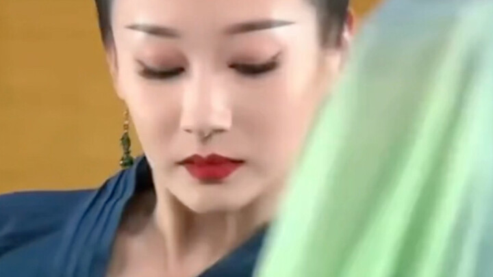 Tùy theo ý thích của bạn! Màn trình diễn “Chỉ Thử Thanh Lục” từng làm bùng nổ hàng trăm triệu khán g